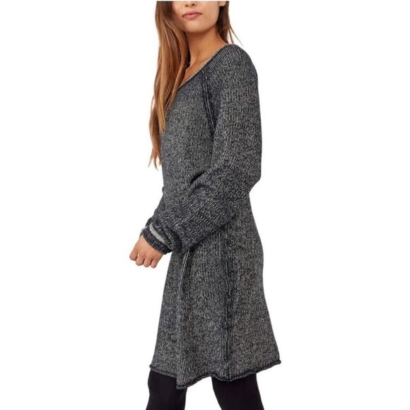 Free People Lenox Tunic Sweater in Onyx - Picture 2 of 2